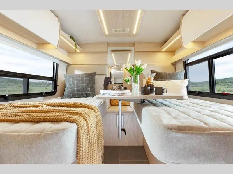 2027 Leisure Travel Wonder 24RTB