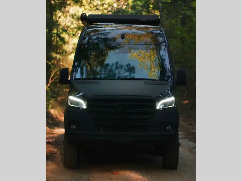 2026 Storyteller Overland Storyteller Overland DARKMODE XO