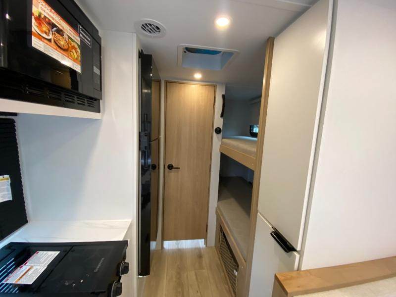New 2026 Winnebago Micro Minnie 1800BH