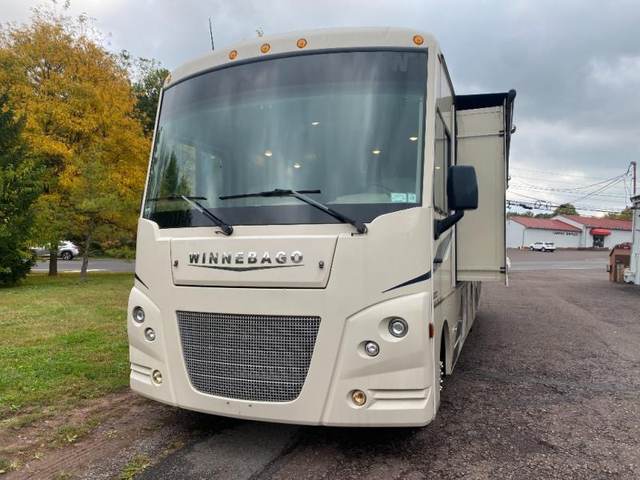 2022 WINNEBAGO SUNSTAR 31 B LENNON/TAUPE/DRIFT2-