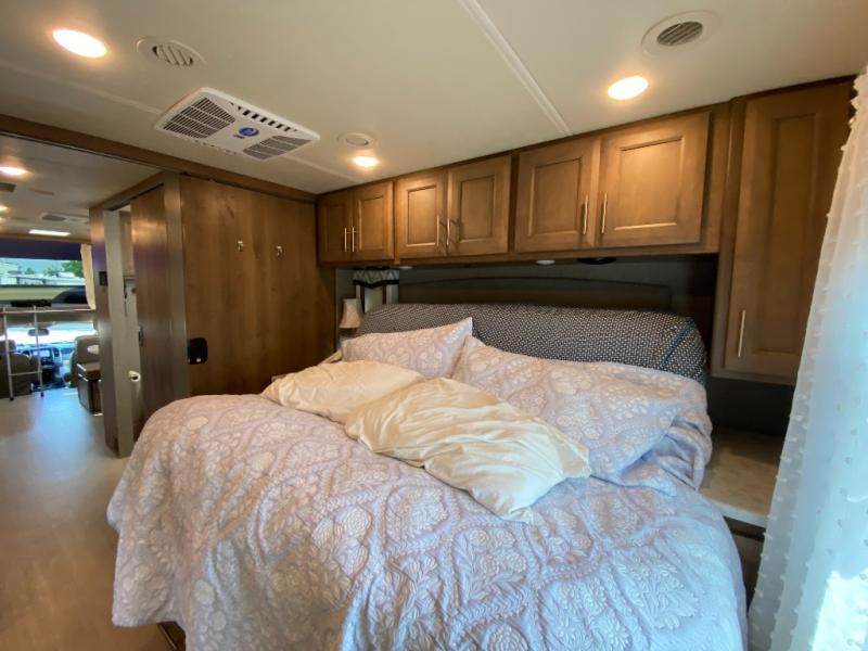 2021 Thor Motor Coach Magnitude SV34
