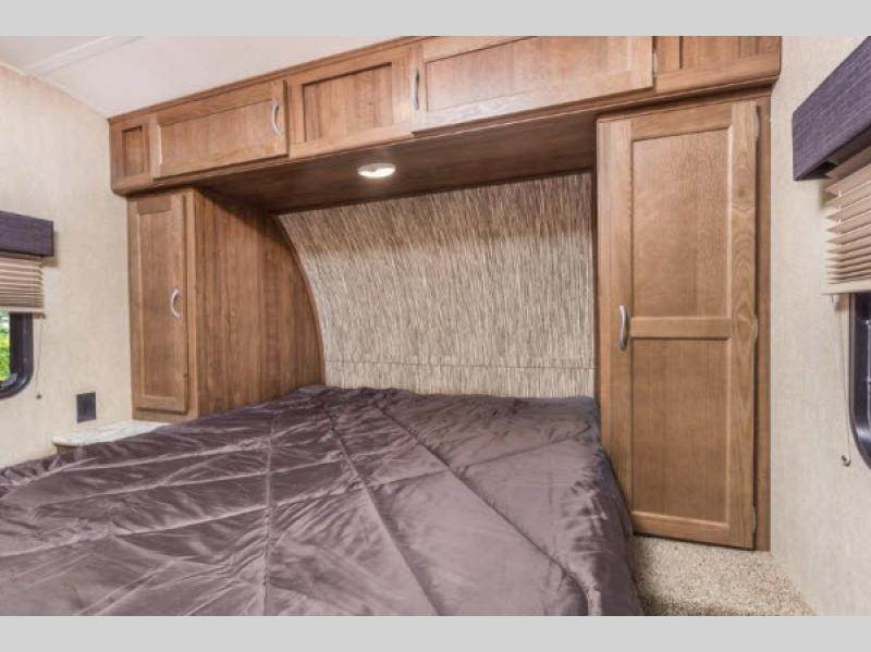 2018 GULFSTREAM FRIENDSHIP 295 SBW