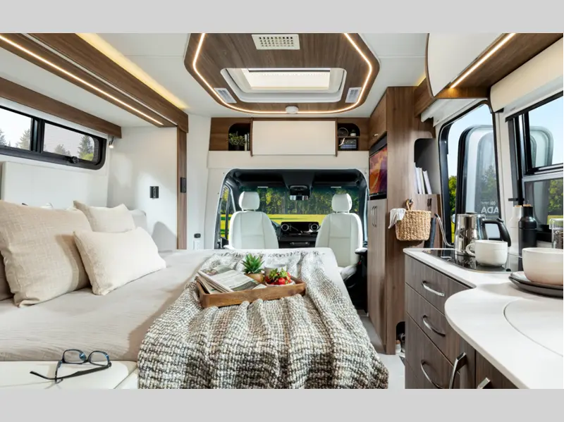 2027 Leisure Travel Unity U24FX