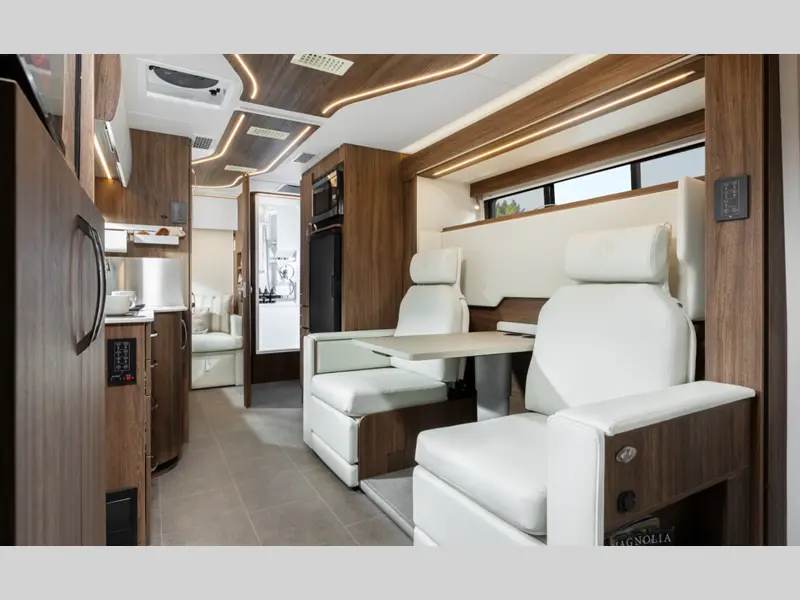 2027 Leisure Travel Unity U24FX
