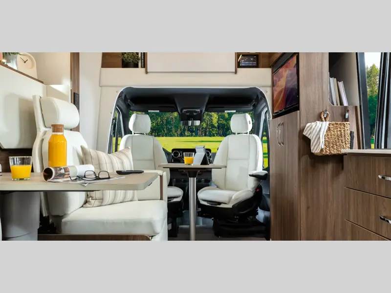 2027 Leisure Travel Unity U24FX