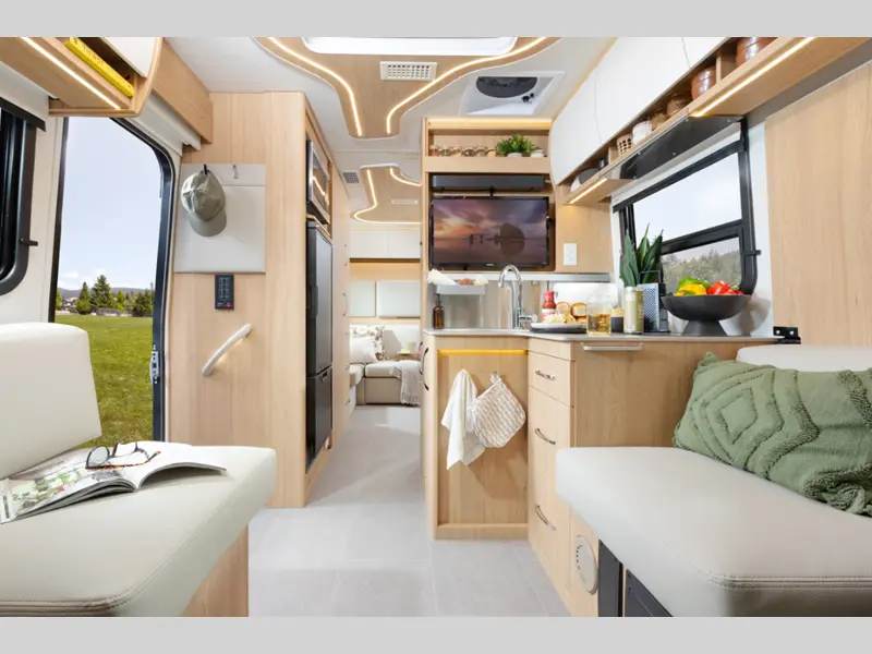 2027 Leisure Travel Unity U24RL