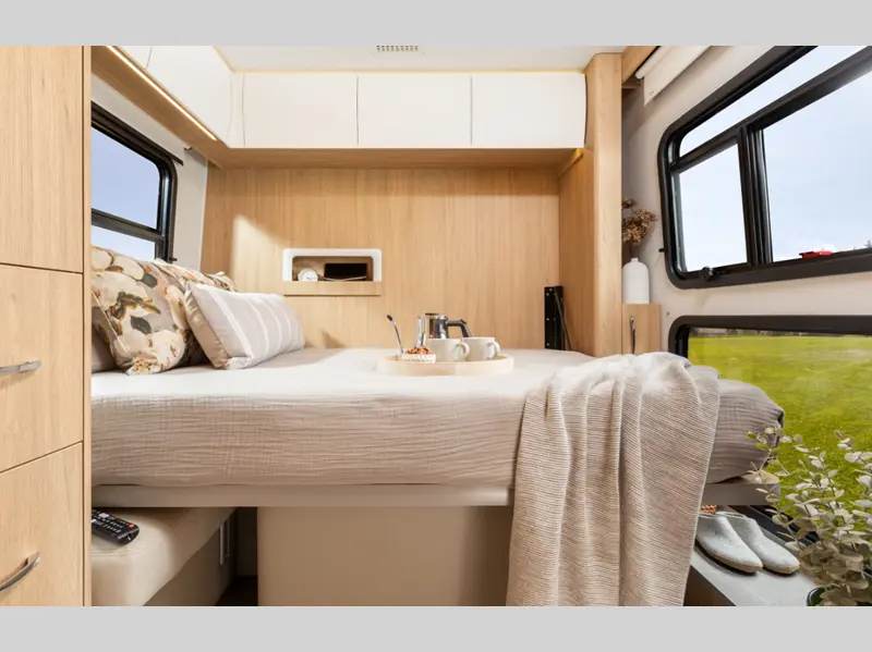2027 Leisure Travel Unity U24RL