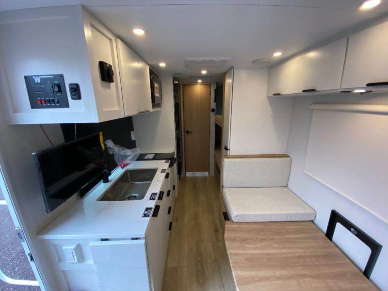 New 2026 Winnebago Micro Minnie 1800BH