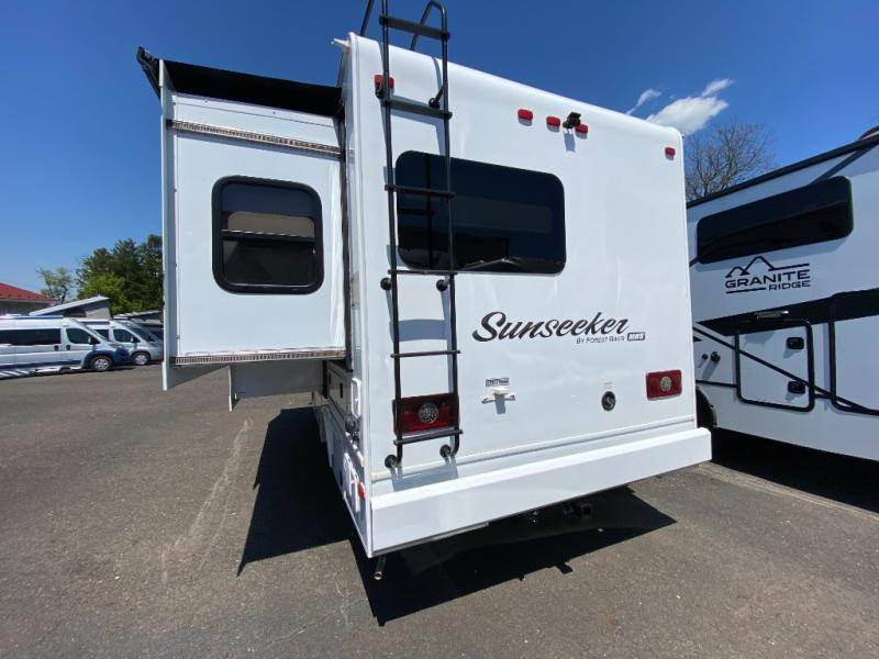 2016 Forest River Rv Sunseeker MBS 2400W