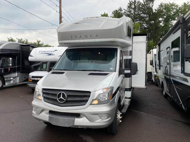 Used 2015 Itasca Navion 24M