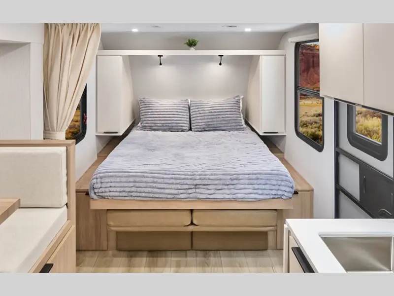 2027 Winnebago Micro Minnie 2200MBH