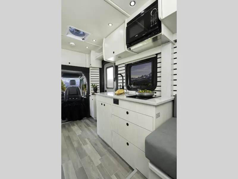 2027 Pleasure-Way Plateau XLTS Std. Model