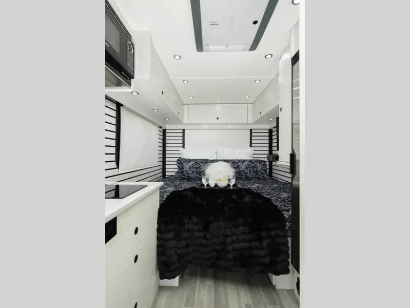 2027 Pleasure-Way Plateau XLTS Std. Model