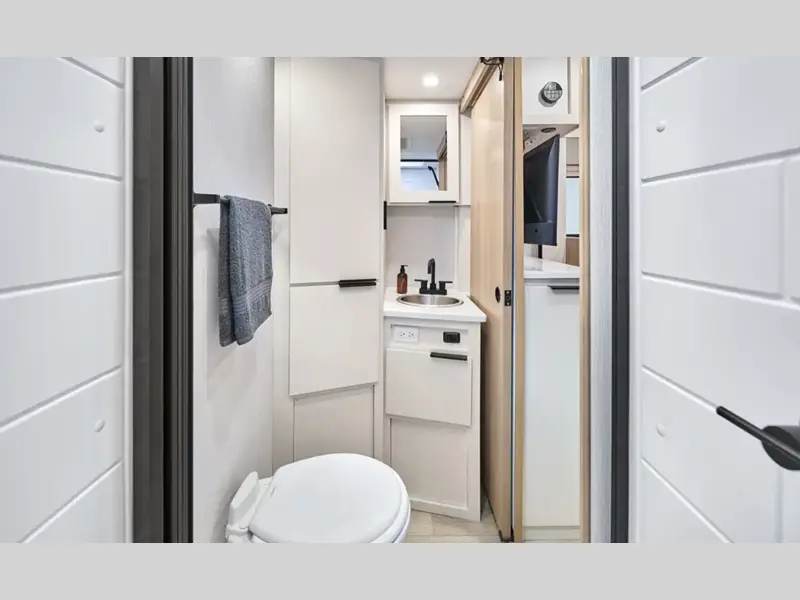 2027 Winnebago Micro Minnie 2108DS