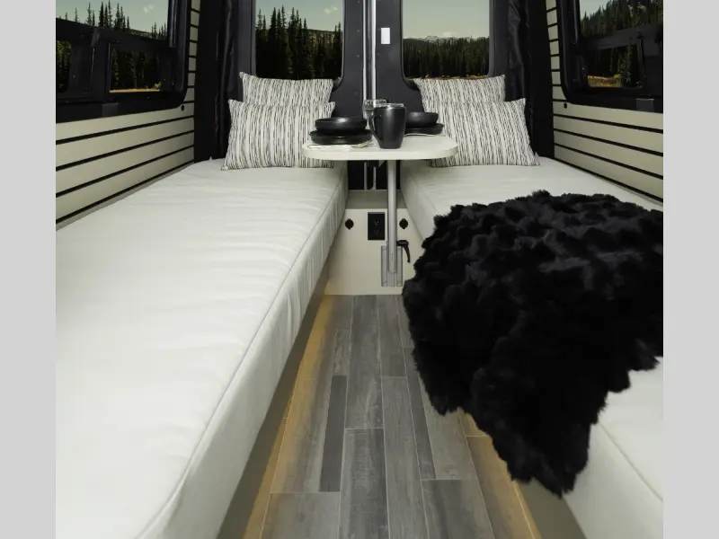 2027 Pleasure-Way Plateau TW