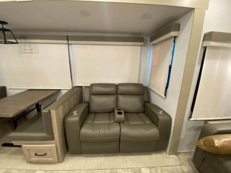 2024 Forest River Rv Flagstaff Classic 361RL