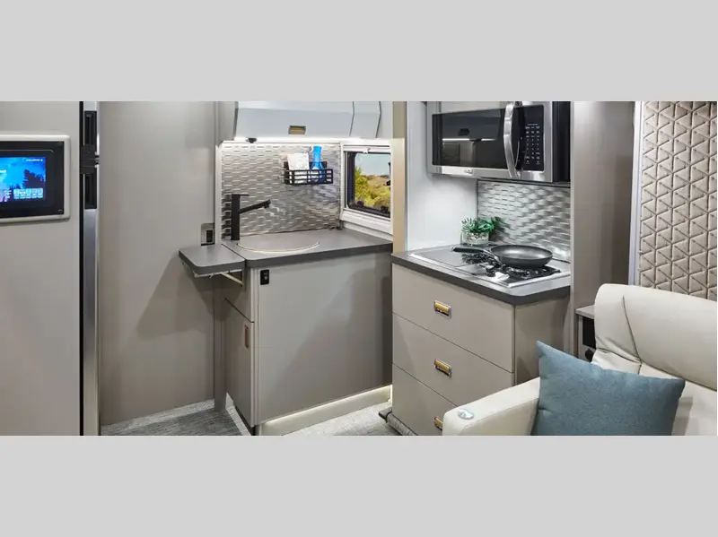 2027 Winnebago Navion 24T