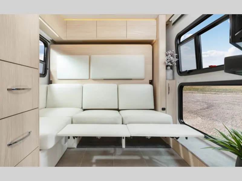 2027 Leisure Travel Unity RL AWD