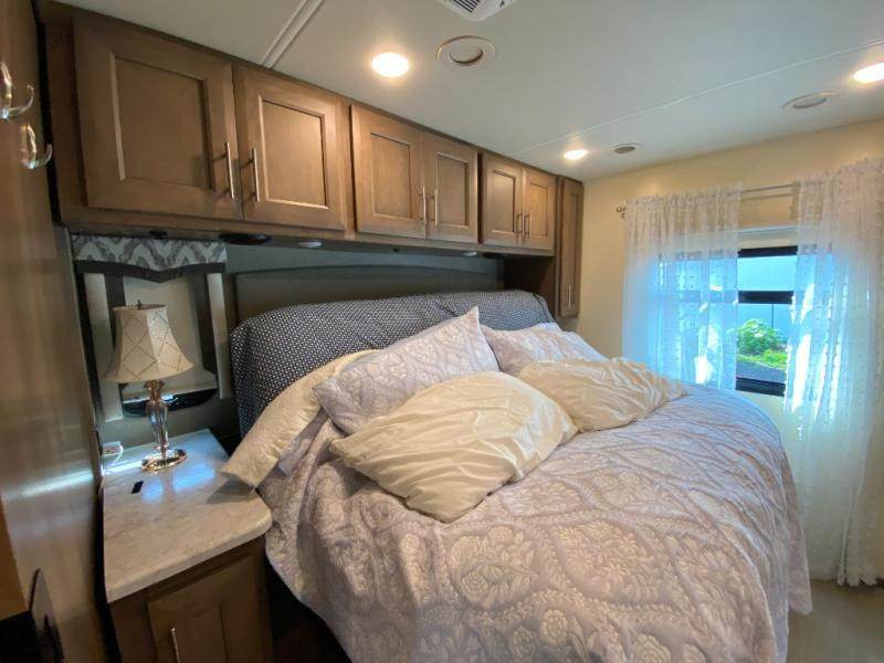2021 Thor Motor Coach Magnitude SV34