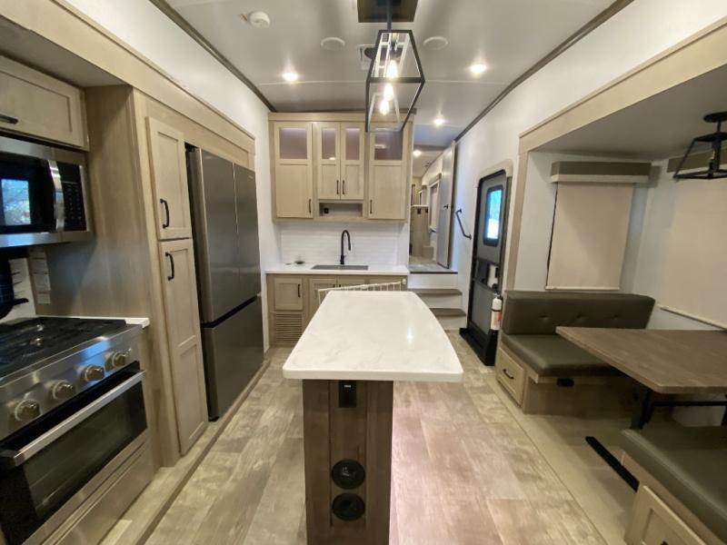 2024 Forest River Rv Flagstaff Classic 361RL