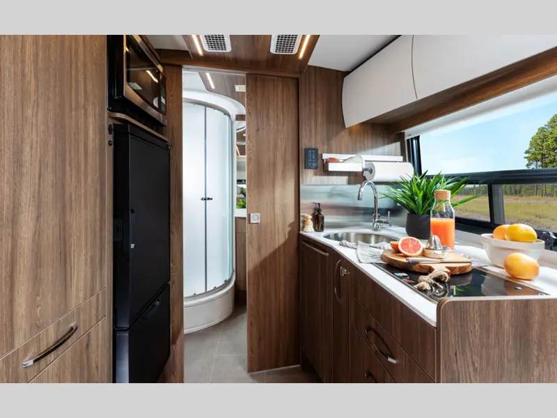 2027 Leisure Travel Wonder 24MBL