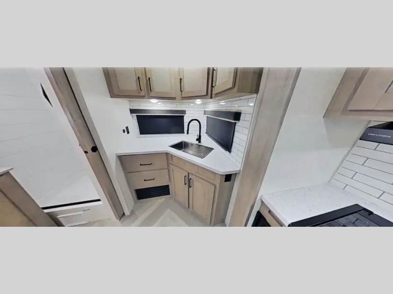 2027 Ember Rv E-Series 22MLQ