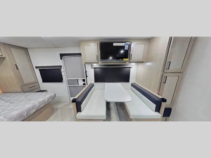 2027 Ember Rv E-Series 22MLQ