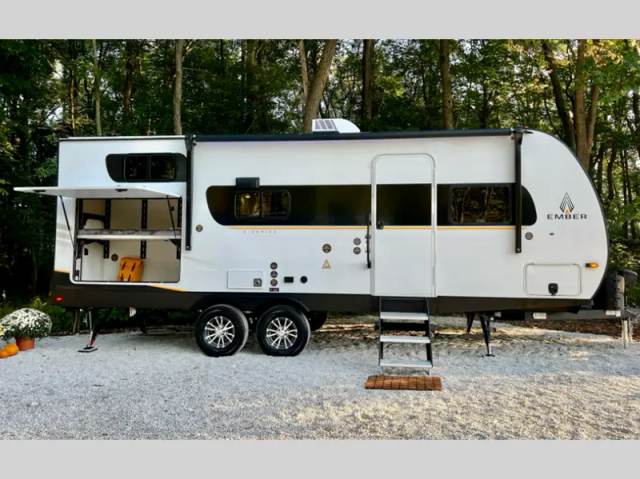 2027 Ember Rv E-Series 22MLQ