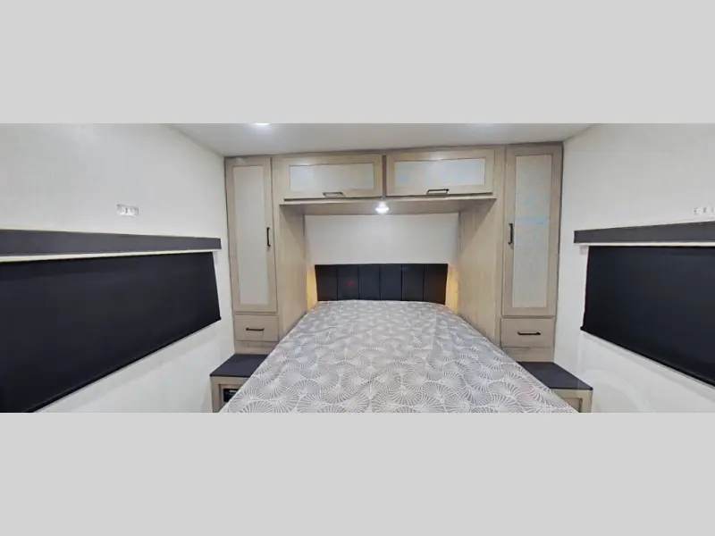 2027 Ember Rv E-Series 22MLQ