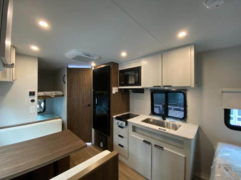 New 2026 Winnebago Access 18DBH