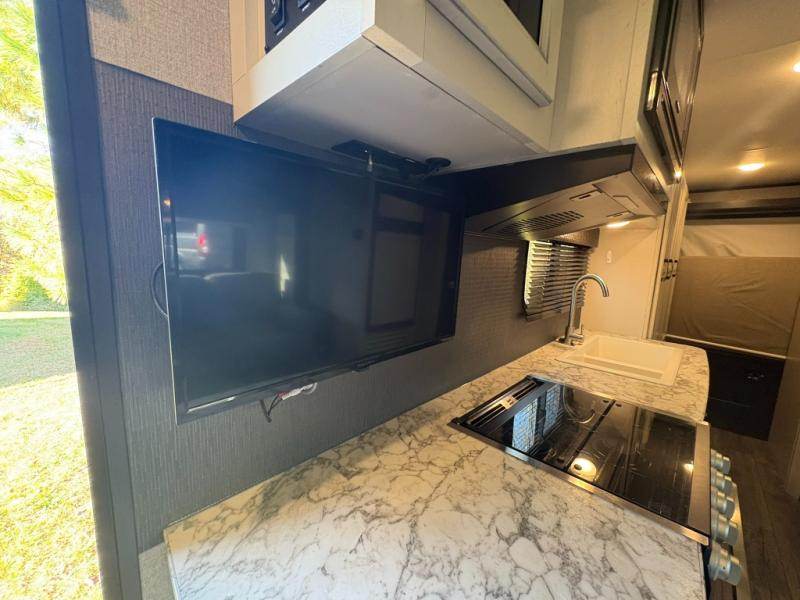 2021 JAYCO JAY FEATHER X 23 B