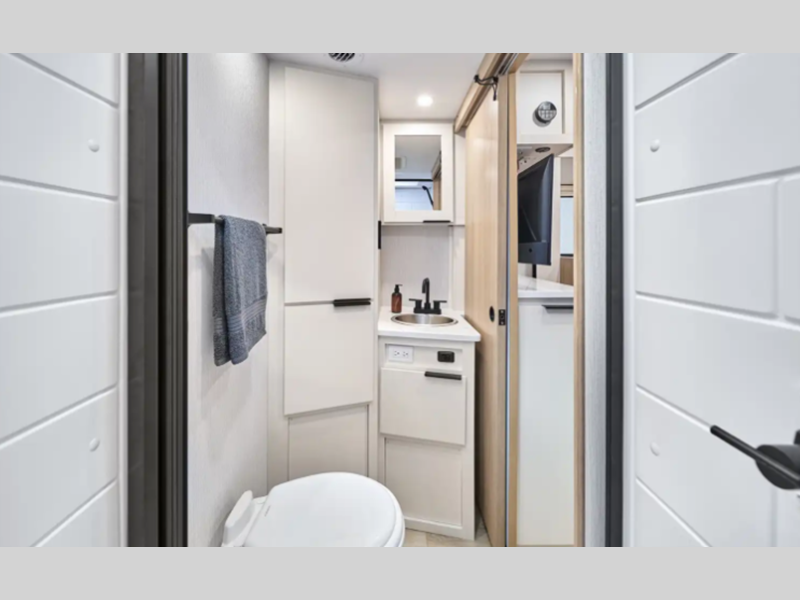 2027 WINNEBAGO MICRO MINNIE 2200 FRB