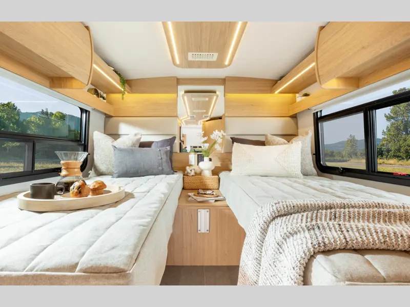 2027 Leisure Travel Wonder 24RTB