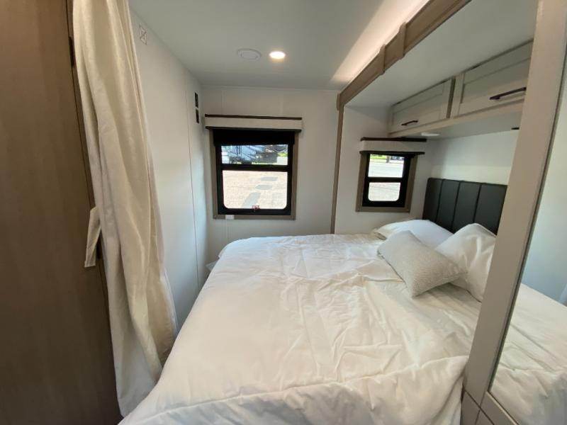 2027 Jayco Melbourne 24L