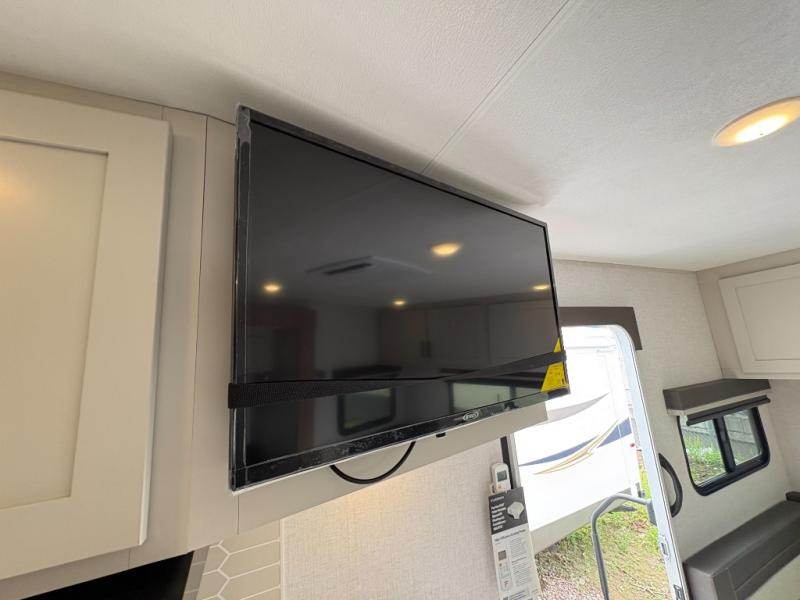 2026 Ember Rv E-Series 25RUD