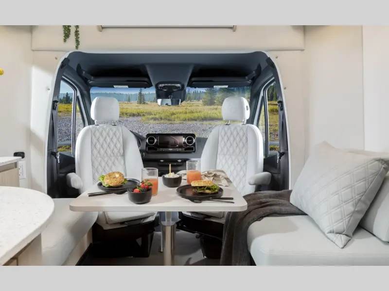 2027 Leisure Travel Unity U24TB