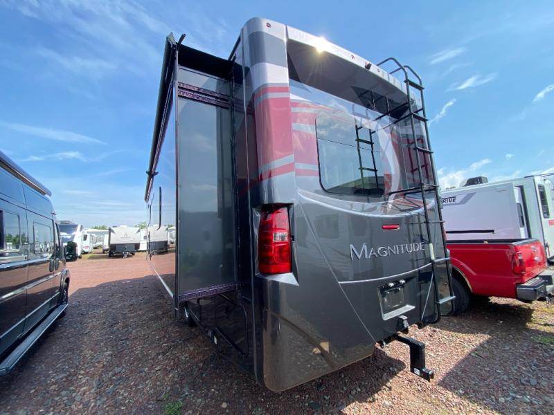 2021 Thor Motor Coach Magnitude SV34
