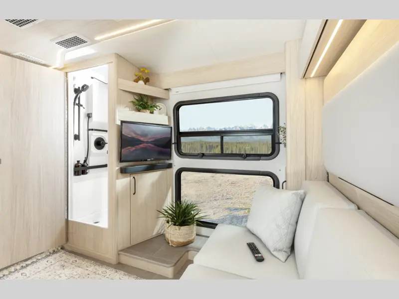 2027 Leisure Travel Wonder 24RL