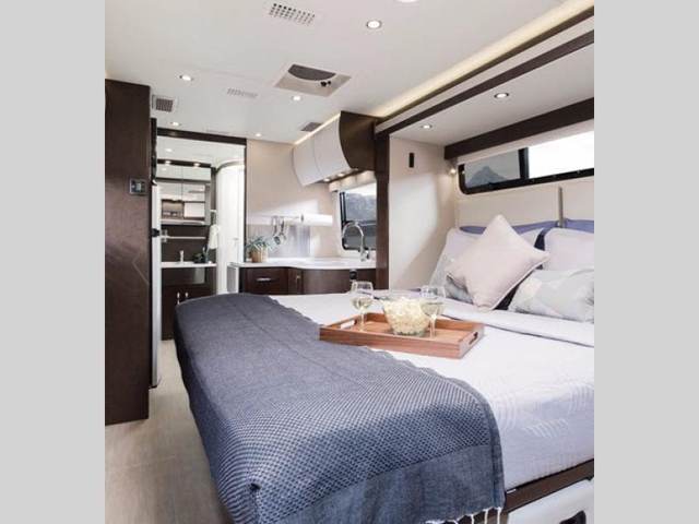 2018 LEISURE UNITY U24MB