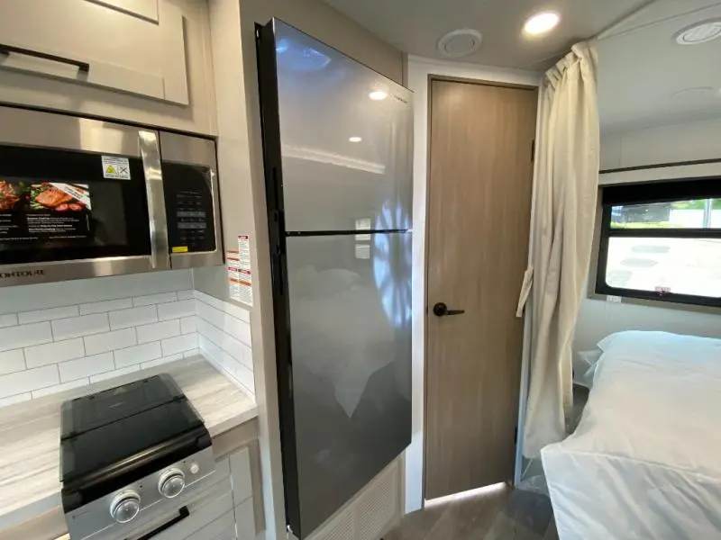 2027 Jayco Melbourne 24L