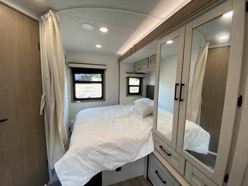 2027 Jayco Melbourne 24L
