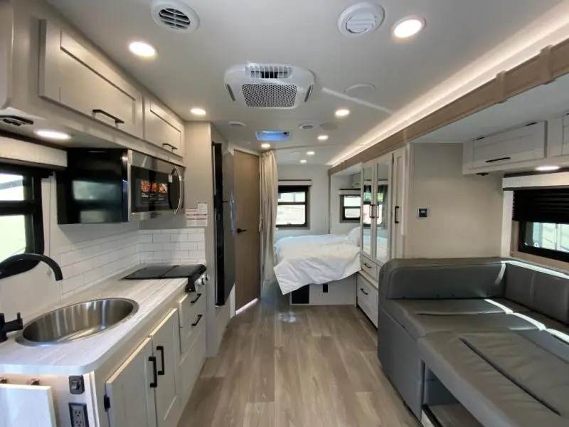 2027 Jayco Melbourne 24L