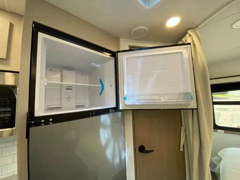 2027 Jayco Melbourne 24L