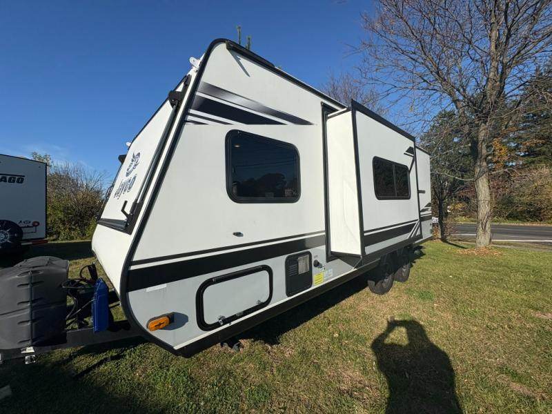 2021 JAYCO JAY FEATHER X 23 B