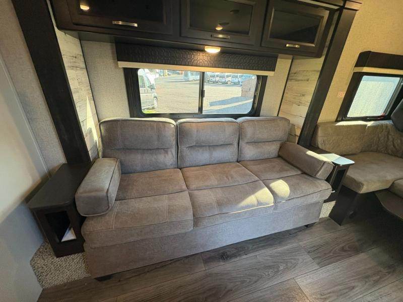 2021 JAYCO JAY FEATHER X 23 B