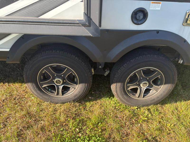 2021 JAYCO JAY FEATHER X 23 B