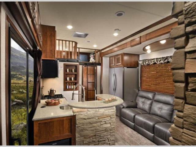 2018 VENGEANCE TOURING TOY HAULER 40 D 12 CHOCOLATE