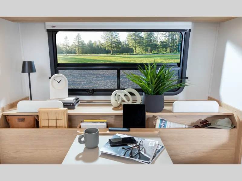 2027 Leisure Travel Unity U24CB