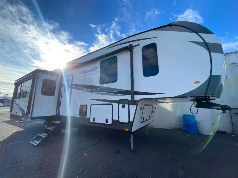 2024 Forest River Rv Flagstaff Classic 361RL