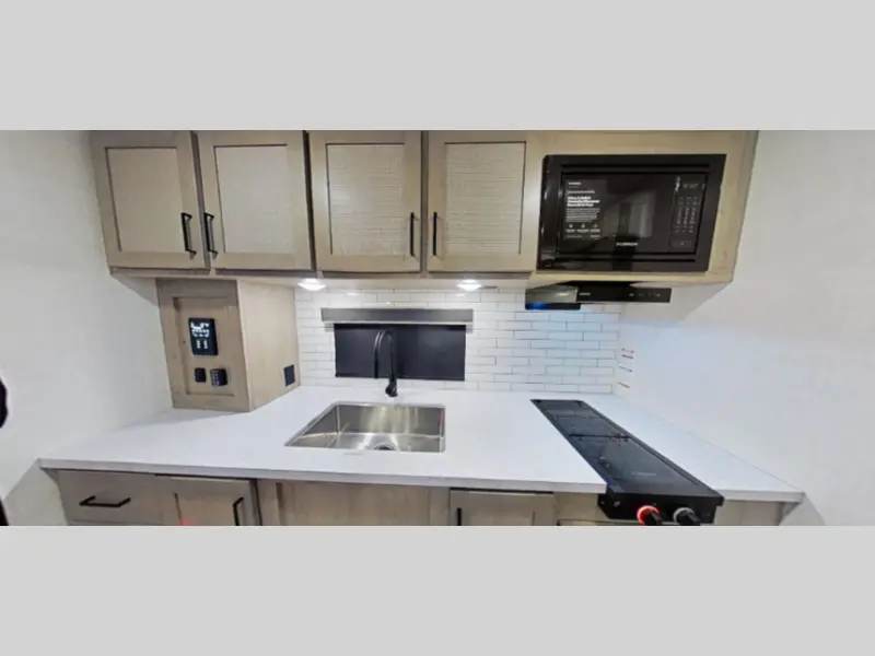 2027 Ember Rv E-Series 24RLD